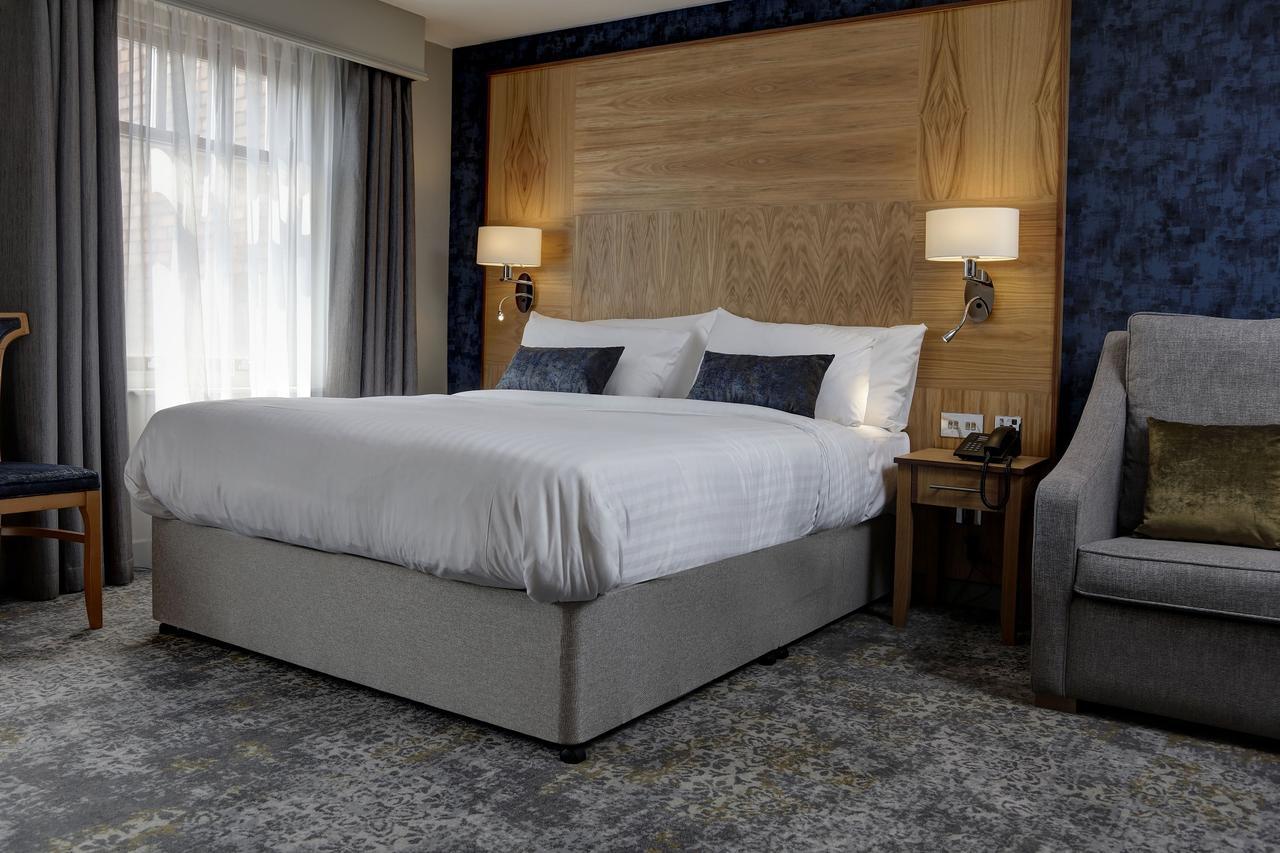 Premium Queen Room One Queen Bed One Sofa Bed,1274918926:JPEG